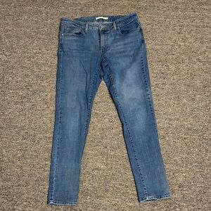 Levi’s Classic Blue Women's 711 Skinny Jeans